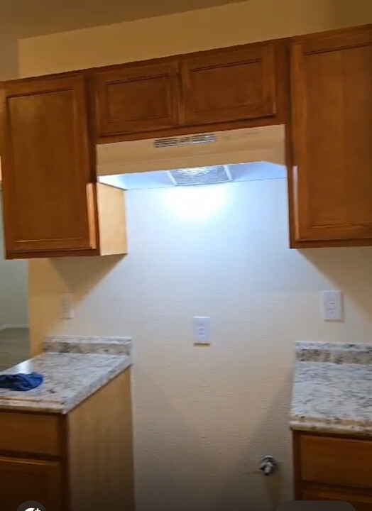 5046 Mary Diane Dr in San Antonio, TX - Building Photo