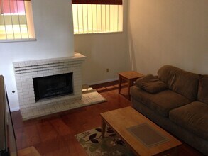 3108 Old Bridgeport Way in San Diego, CA - Building Photo - Building Photo