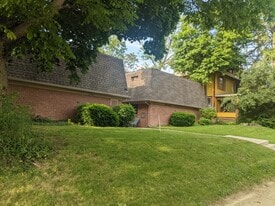 370 E Northwood Ave, Unit C