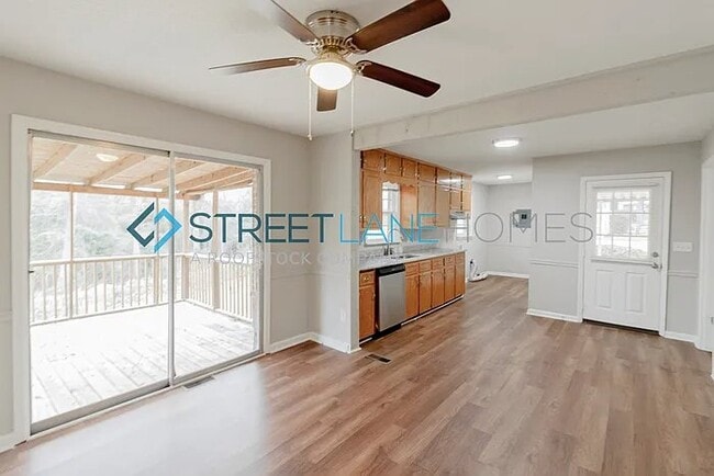 718 Park Rd in Pleasant Grove, AL - Foto de edificio - Building Photo