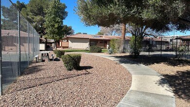 425 N Lamb Blvd in Las Vegas, NV - Building Photo - Building Photo