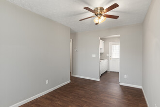 Maple Run in Miamisburg, OH - Building Photo - Interior Photo