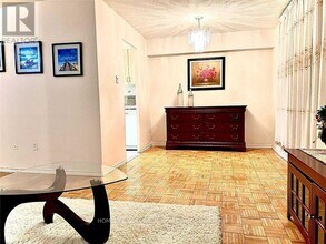 2721 Victoria Park Ave in Toronto, ON - Building Photo - Building Photo