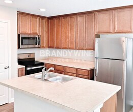 7713 Free Ave in Jacksonville, FL - Foto de edificio - Building Photo