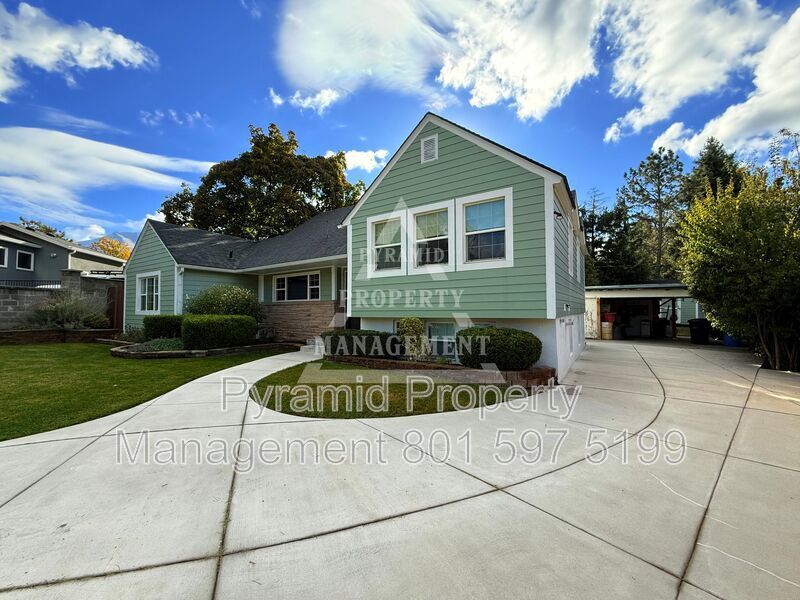 2250 E Bendemere Cir in Millcreek, UT - Building Photo