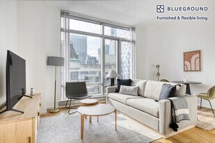 18 W 48th St in New York, NY - Building Photo