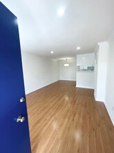 1560 S Centinela Ave in Los Angeles, CA - Foto de edificio - Building Photo