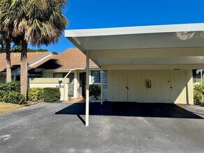 5222 Myrtle Wood in Sarasota, FL - Building Photo - Building Photo