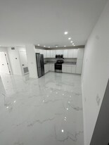 2175 NE 170th St in North Miami Beach, FL - Building Photo
