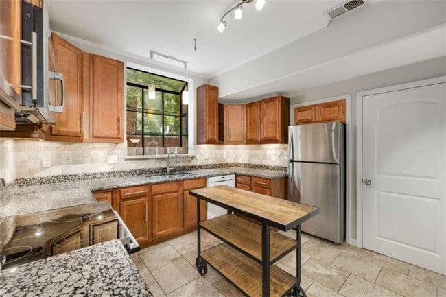 property at 654 Cleburne Terrace NE