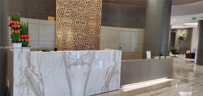 10275 Collins Ave in Bal Harbour, FL - Building Photo - Building Photo