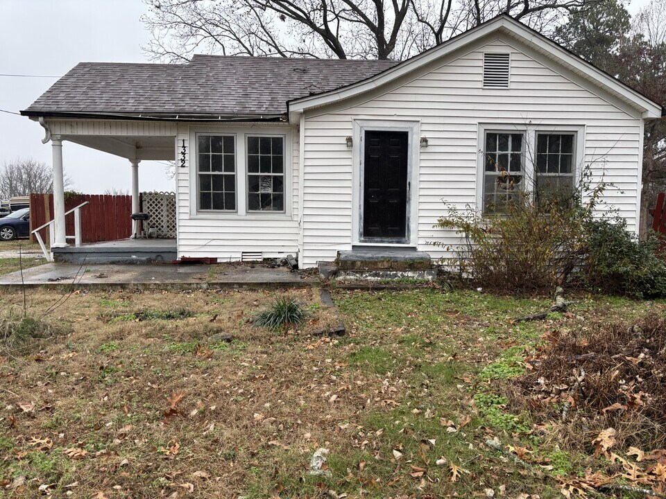 1332 Garland Ave in Burlison, TN - Building Photo