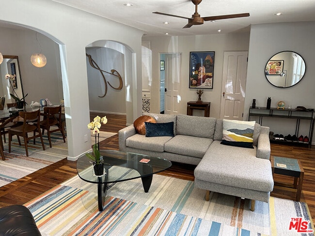 390 N Baldwin Ave in Sierra Madre, CA - Building Photo - Building Photo