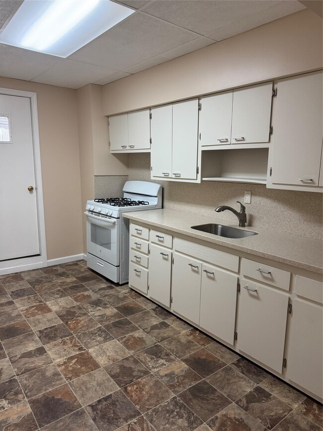 62-21 60th Dr in Queens, NY - Building Photo - Building Photo