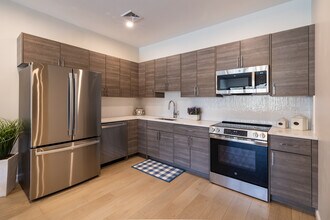 Highland Park in Wellesley, MA - Building Photo - Building Photo