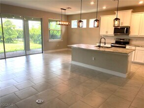 710 Heather Lk Ave in Cape Coral, FL - Building Photo - Building Photo