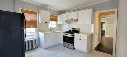 16 Van Cleve Ave, Unit 1 in Clifton, NJ - Building Photo - Building Photo