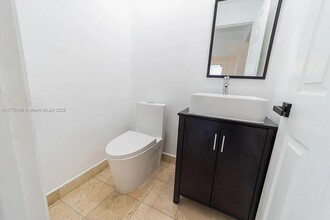 20270 NE 25th Ave in Miami, FL - Building Photo - Building Photo