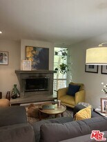 1230 N Sweetzer Ave in West Hollywood, CA - Building Photo