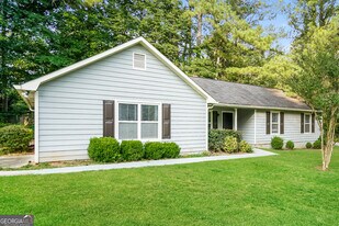 7685 Mountain Creek Way in Douglasville, GA - Building Photo