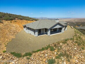 15689 E Orch Vw Rd in Dewey, AZ - Building Photo - Building Photo