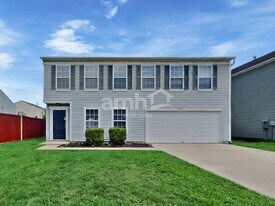 2373 Blackthorn Dr in Franklin, IN - Building Photo