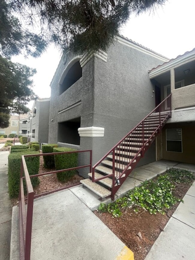 property at 5055 W Hacienda Ave