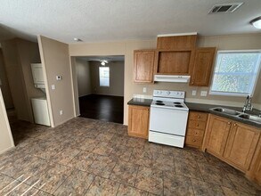 6532 NW 29th St in Margate, FL - Building Photo - Building Photo