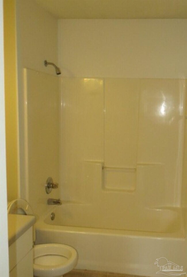5491 Chantilly Cir in Milton, FL - Building Photo - Building Photo