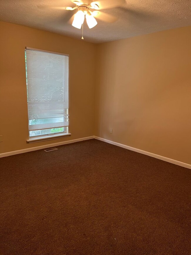 4060 Midlands Rd in Williamsburg, VA - Building Photo - Building Photo