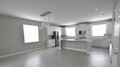 869 Brutus Terrace in Lake Mary, FL - Building Photo - Building Photo