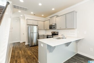 200 Creek Run Way in Calera, AL - Building Photo - Building Photo
