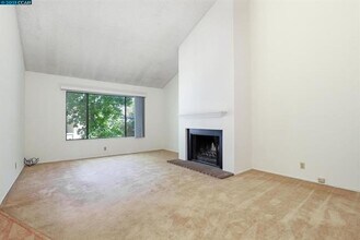 378 Camelback Rd in Pleasant Hill, CA - Building Photo - Building Photo