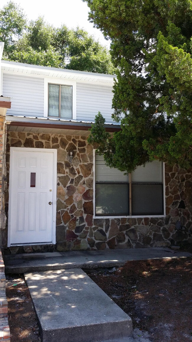 property at 151 Scottwood Dr SE
