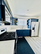 2-212 E 29th St in Los Angeles, CA - Building Photo - Building Photo