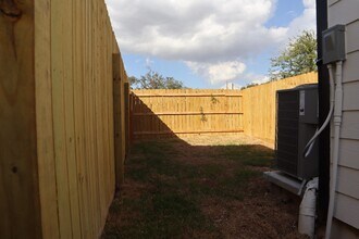 6013 Wedgefield St in Houston, TX - Building Photo - Building Photo