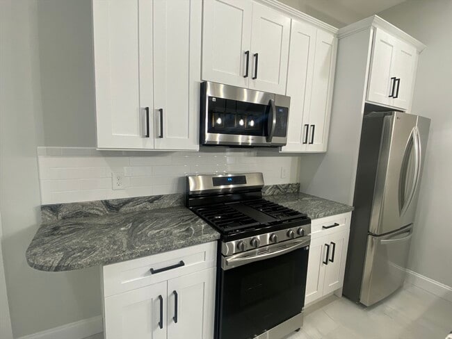 62 12th St in Lowell, MA - Building Photo - Building Photo