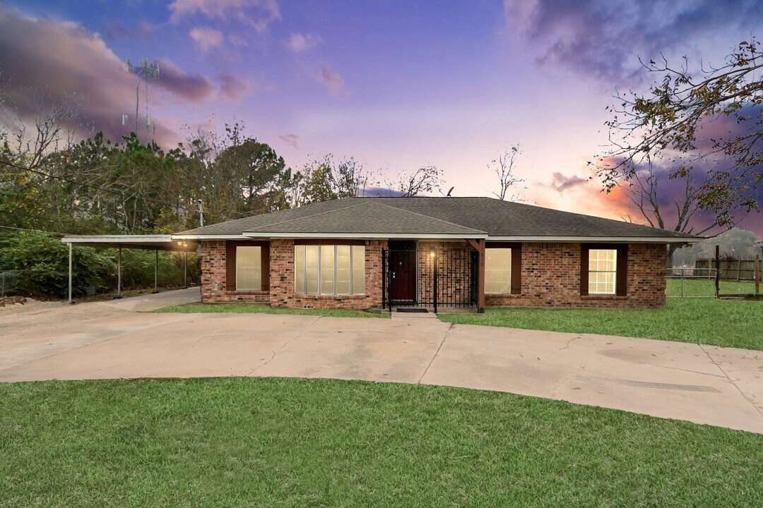 13610 Furman Rd in Houston, TX - Building Photo