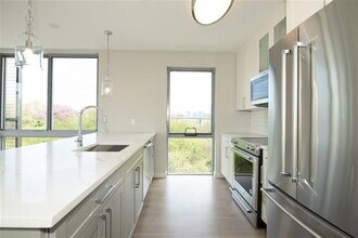 461 Newark Ave in Jersey City, NJ - Building Photo - Building Photo