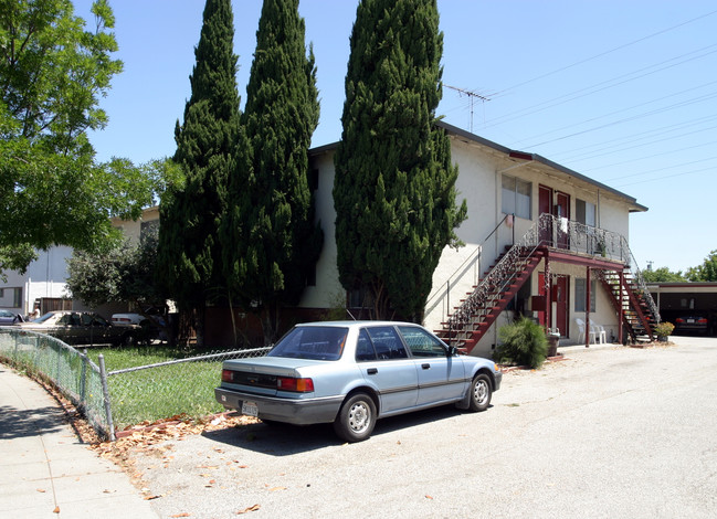 670 Johanna Ave in Sunnyvale, CA - Foto de edificio - Building Photo