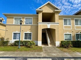 9515 Grovedale Cir in Riverview, FL - Building Photo