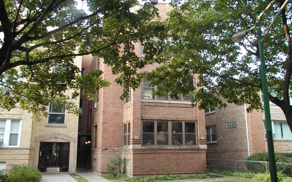 1747 W Albion Ave in Chicago, IL - Building Photo