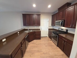 918 Castellona Dr in Newman, CA - Building Photo - Building Photo