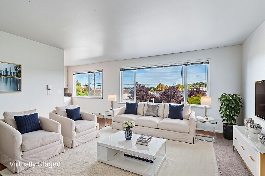 3469 6th Ave W in Seattle, WA - Building Photo