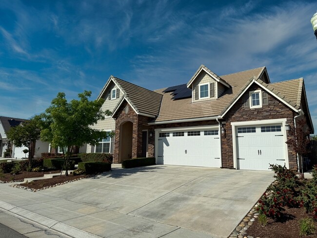 531 Meridian Ave in Madera, CA - Building Photo - Building Photo