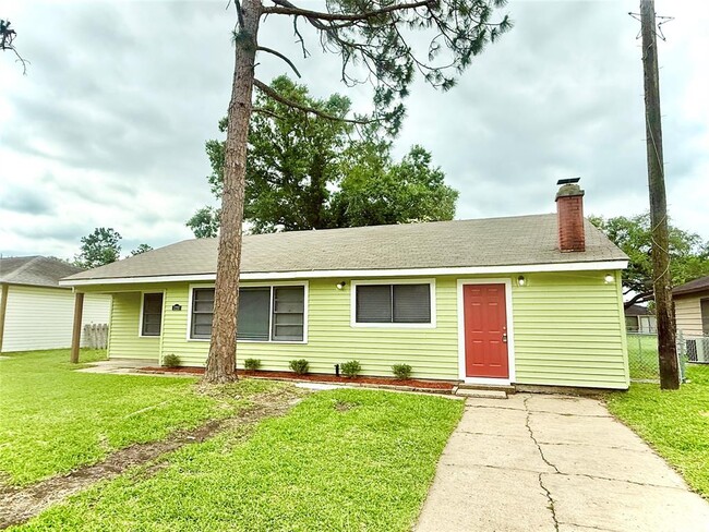 property at 1220 Chevy Chase Dr
