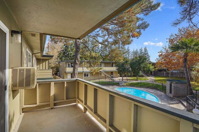 Emerald Estates Apartments