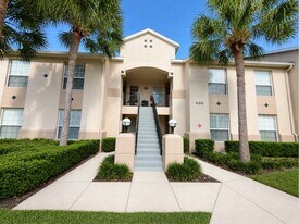 407 Augusta Cir in St. Augustine, FL - Building Photo