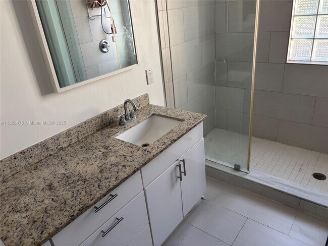 4361 Dogwood Cir in Weston, FL - Building Photo - Building Photo