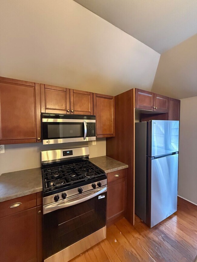 409 Grand St in Newburgh, NY - Building Photo - Building Photo